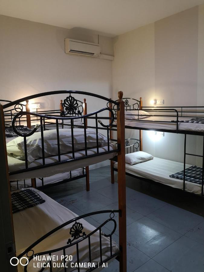 Apple Backpackers Hotel George Town Extérieur photo